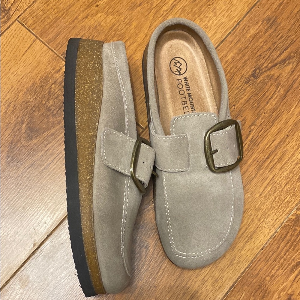 White Mountain Clogs